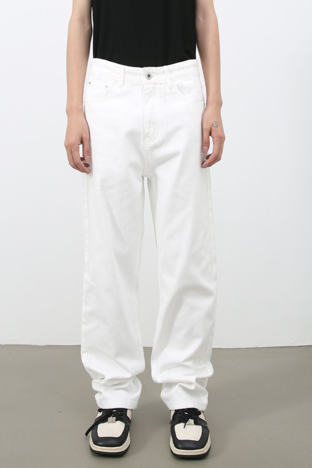 Men's Mid Rise Jeans with Pockets - S. M. & Co.