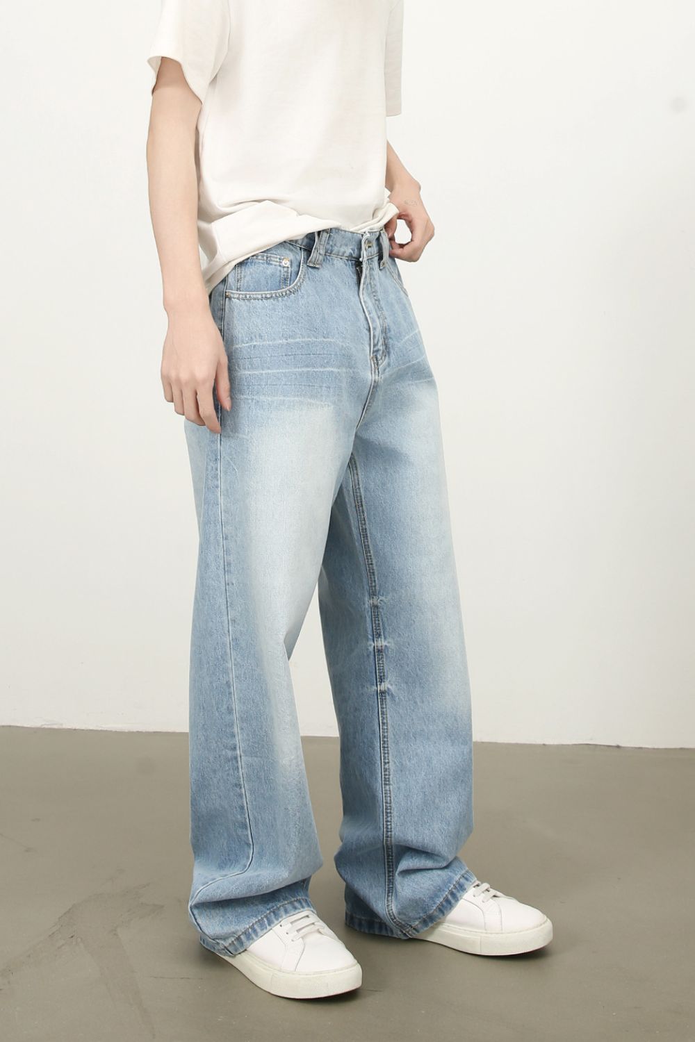 Men's Mid Rise Wide Leg Jeans with Pockets - S. M. & Co.