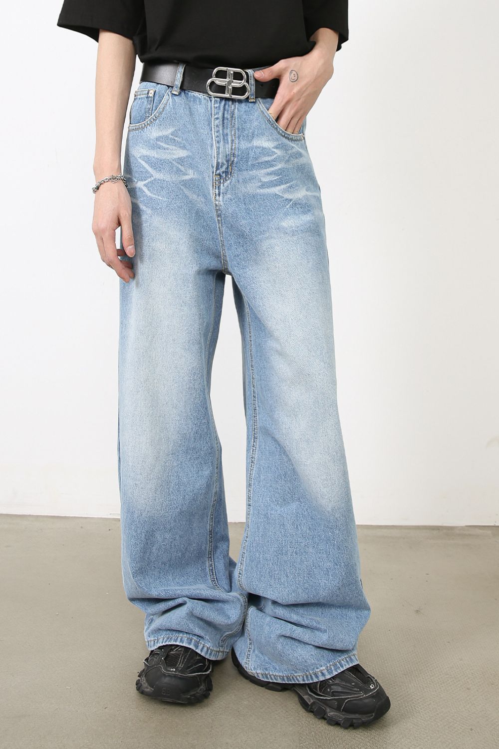 Men's Wide Leg Jeans - S. M. & Co.